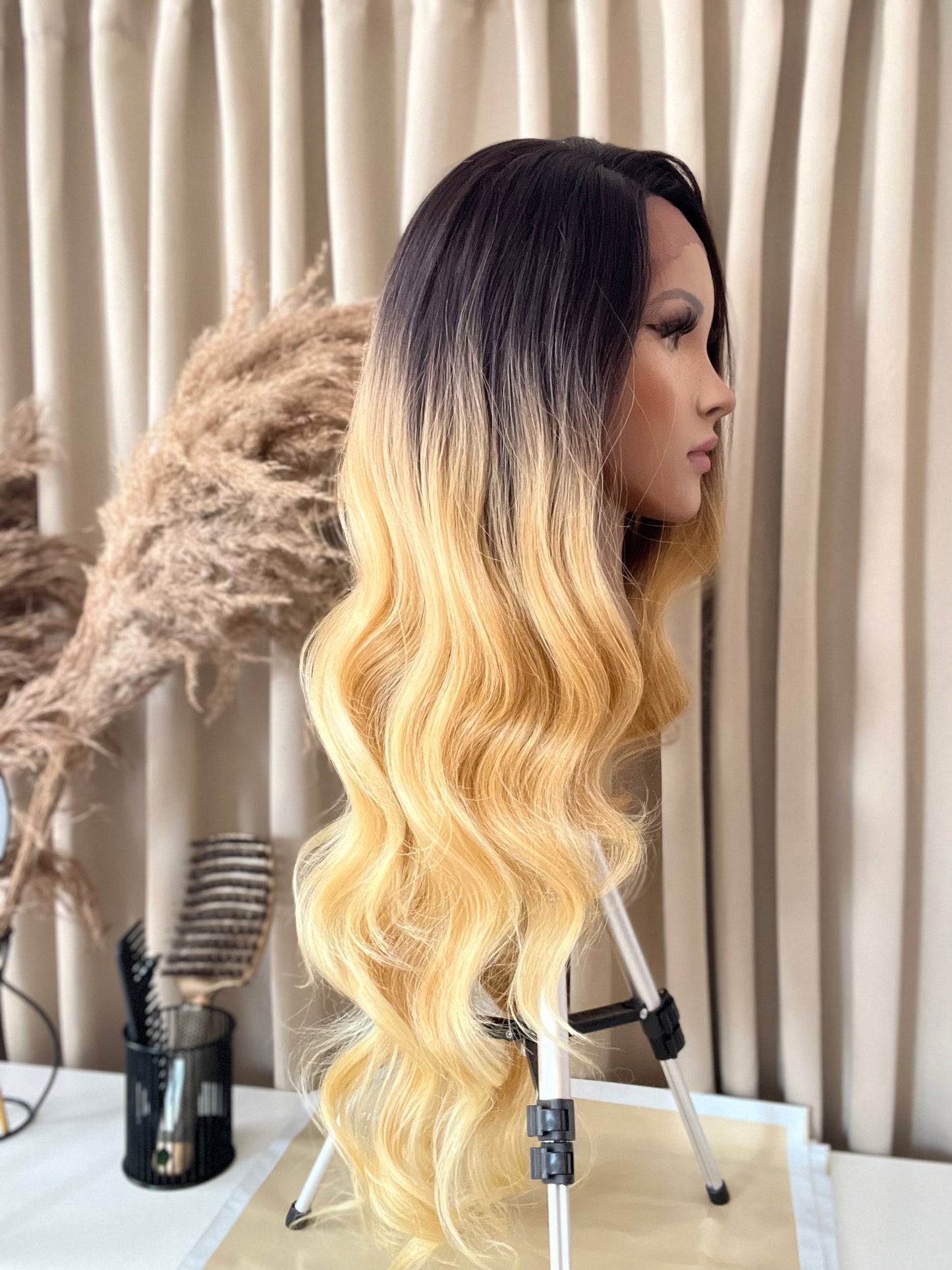 ombre blonde long wavy synthetic lace wig