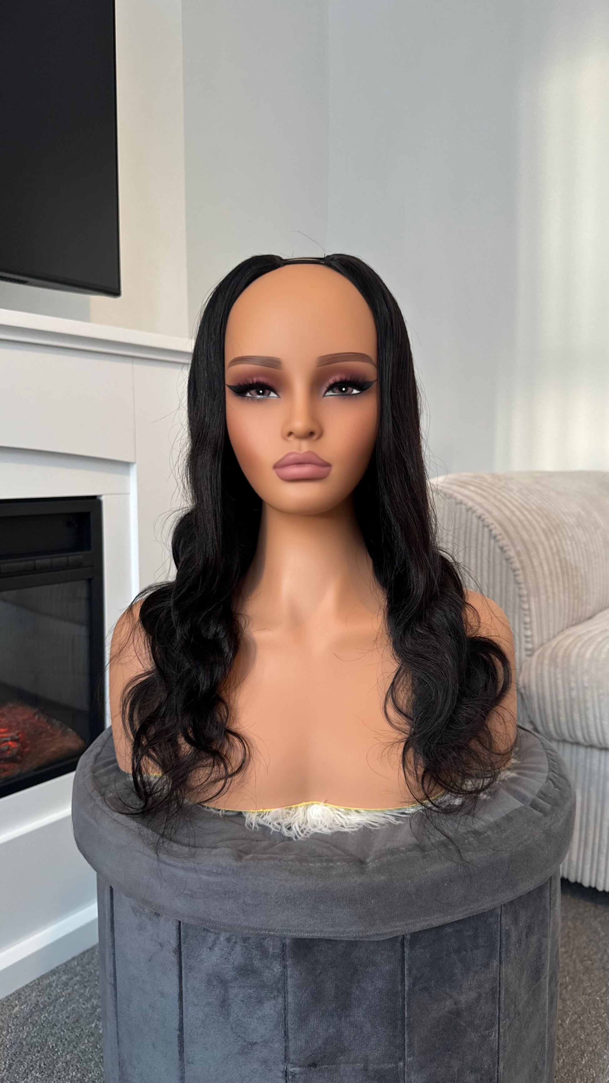 model u part u shadpe wavy dark brown wig
