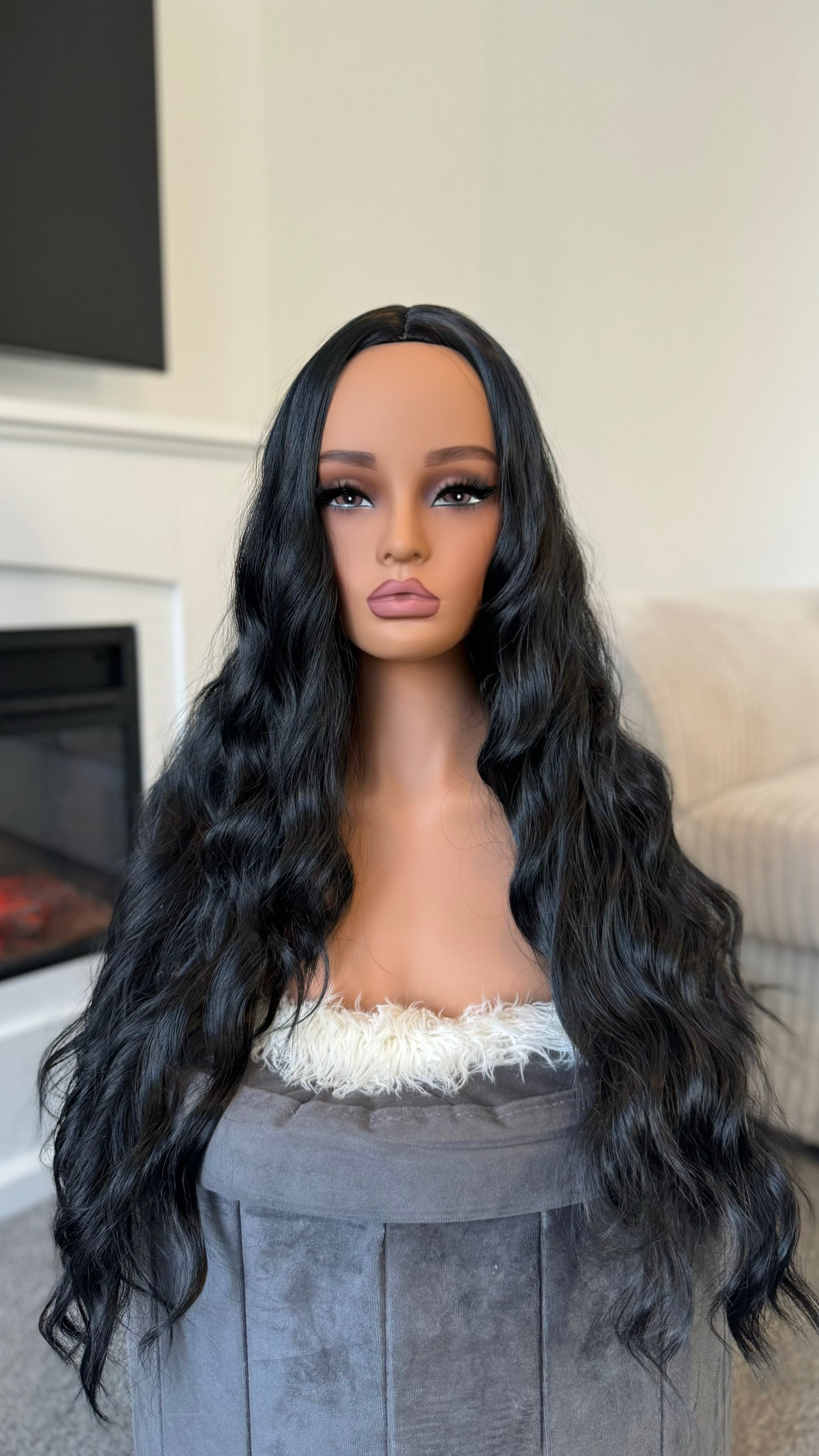 Kali 28" Wavy Black No Lace Wig