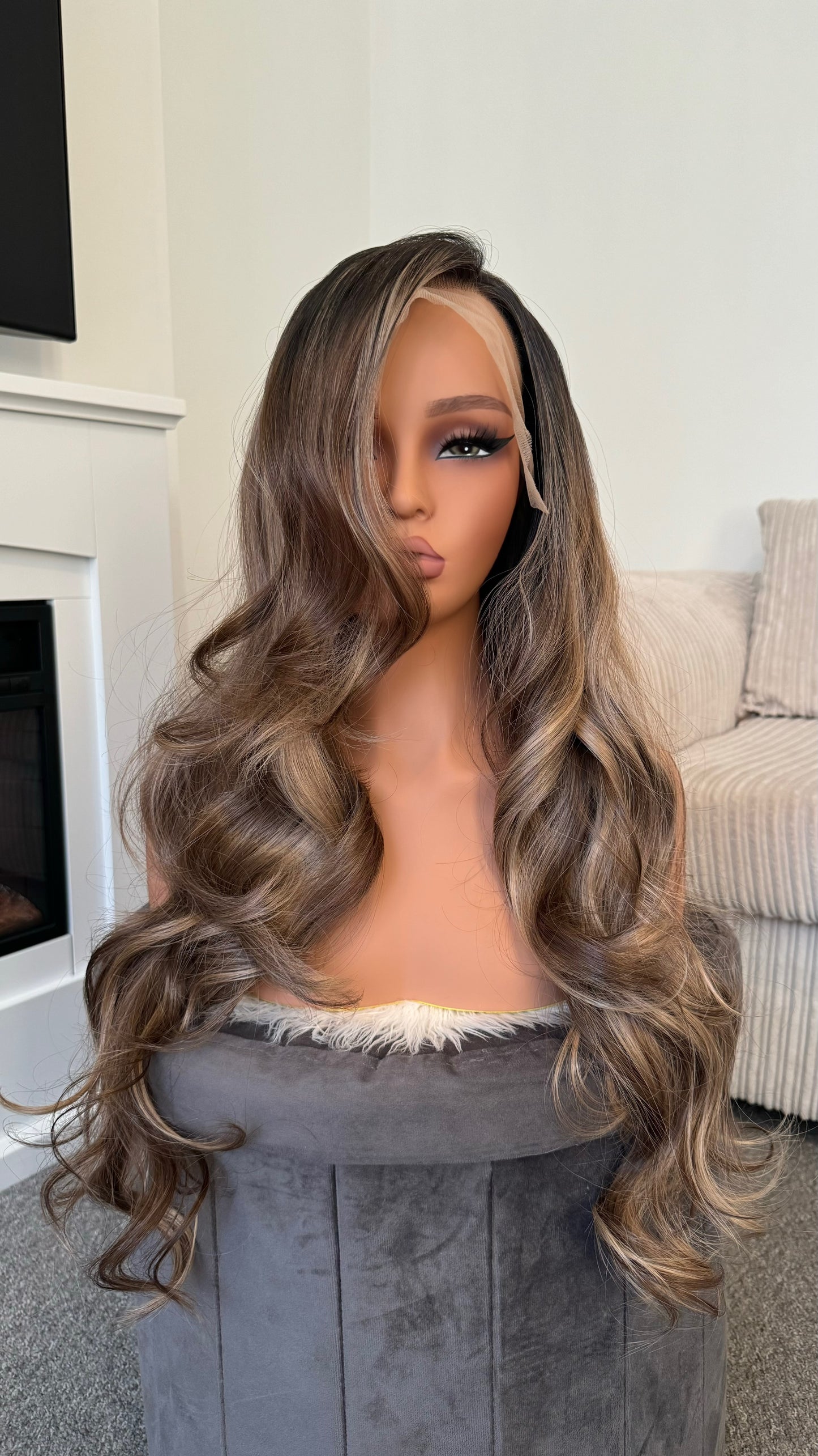 Amaya 24" Bronde Balayage 13x4 Lace Wig