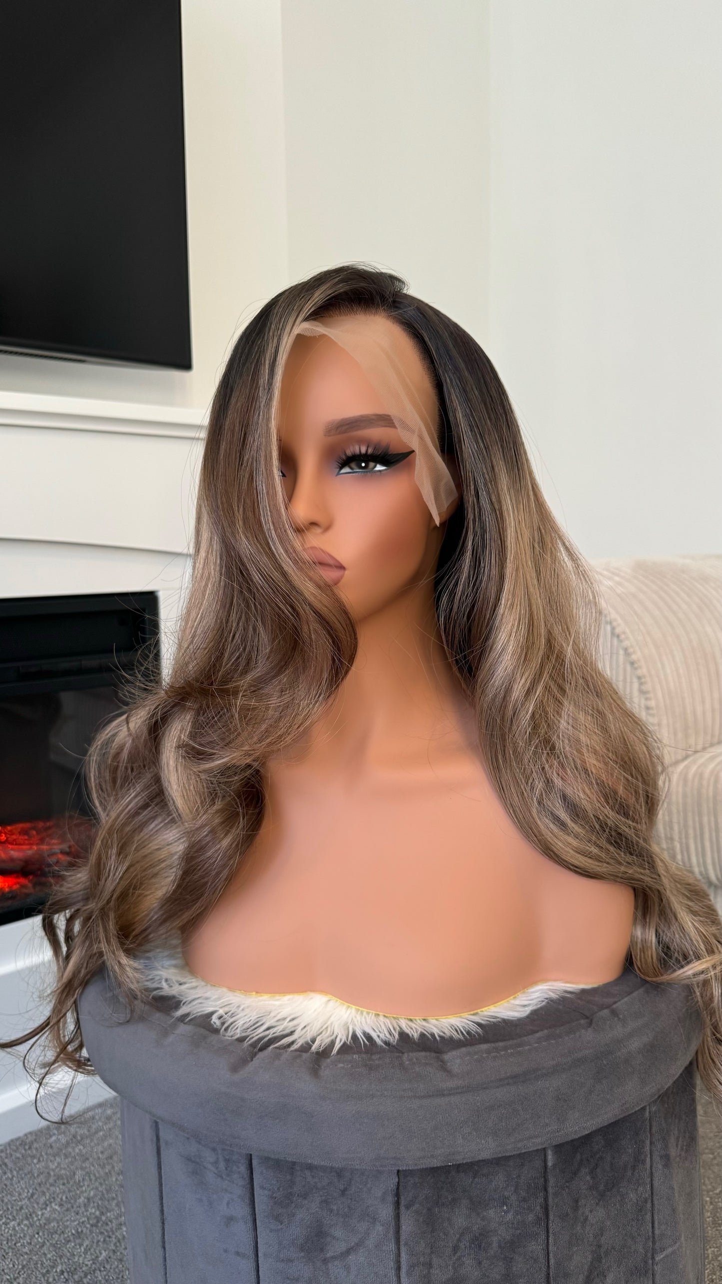 Amaya 24" Bronde Balayage 13x4 Lace Wig